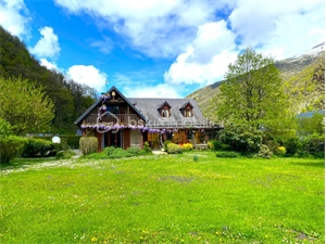 maison traditionnelle à la vente -   31110  BAGNERES DE LUCHON, surface 180 m2 vente maison traditionnelle - UBI468888143